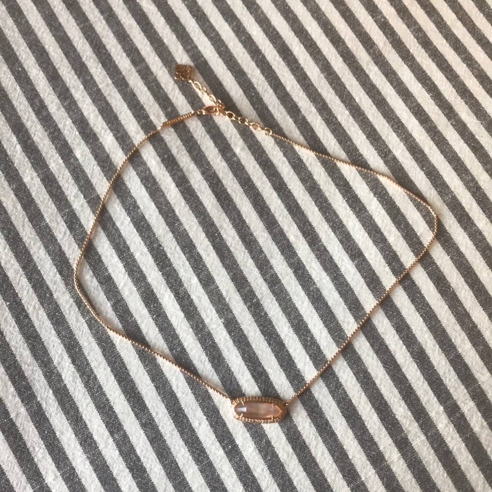 Kendra Scott necklace!!